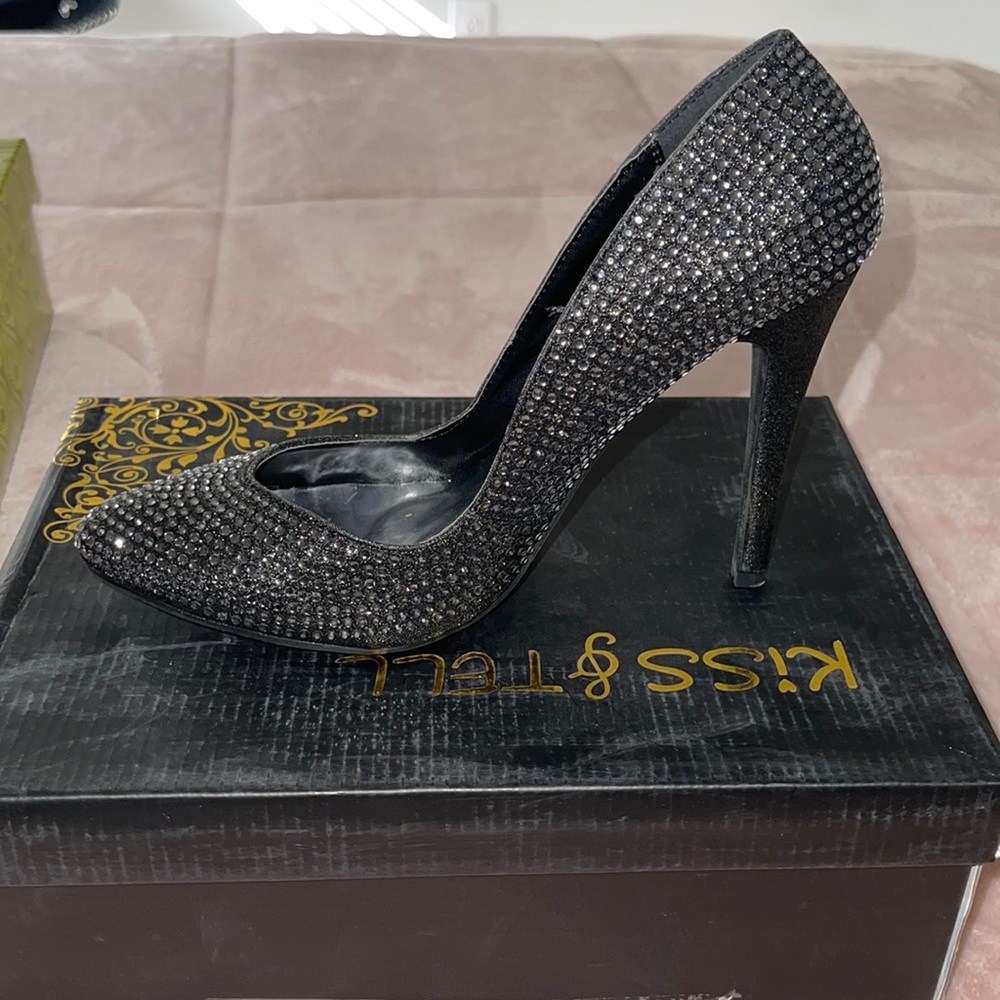 Size 8 Black Pumps